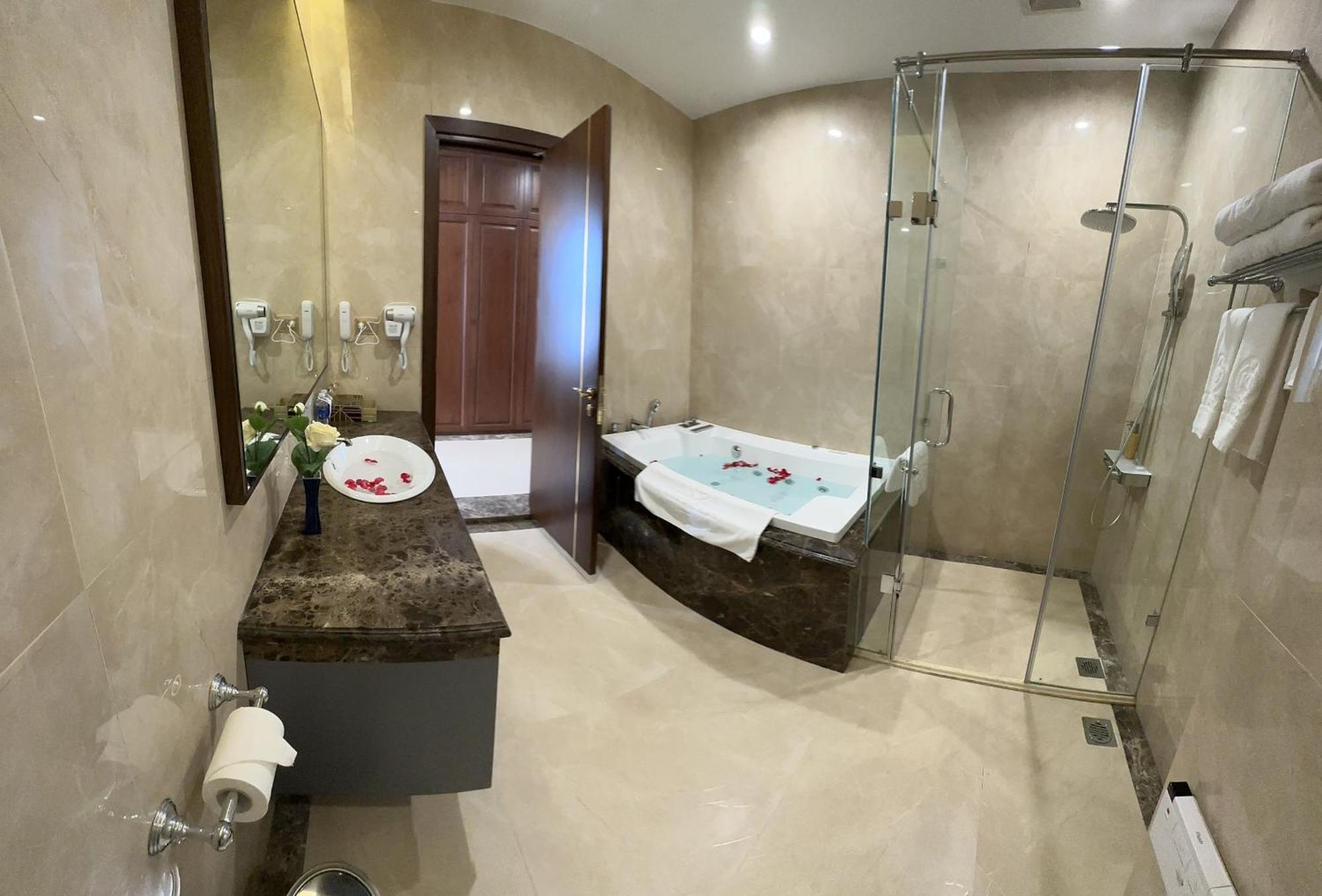 Kinh Bac Palace Hotel Bac Ninh ภายนอก รูปภาพ